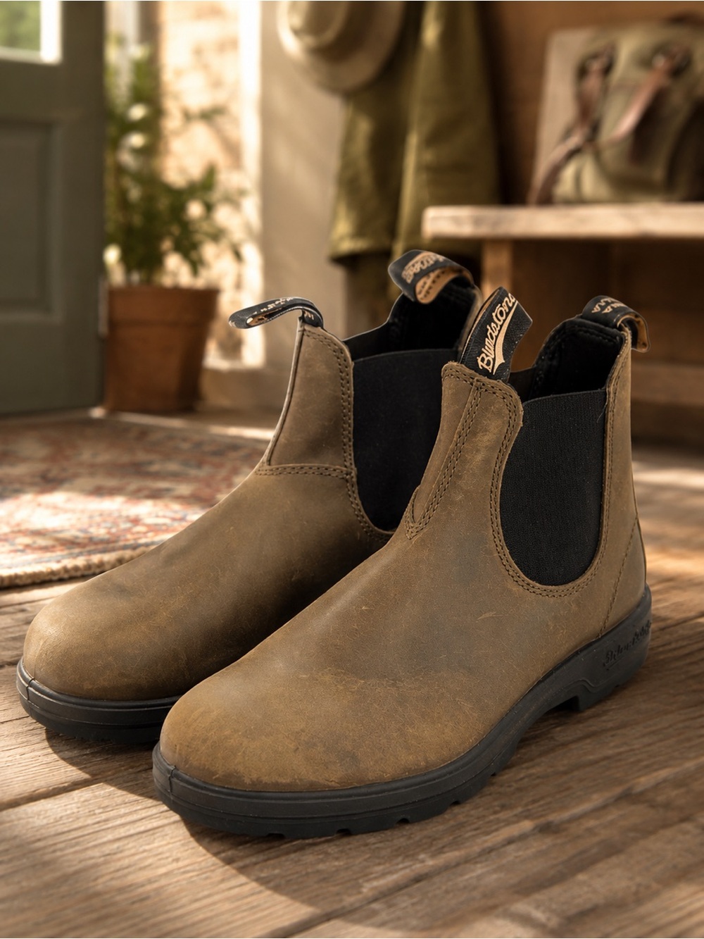 Blundstone Navy and Kraft Brown Size 5.5 Box Label